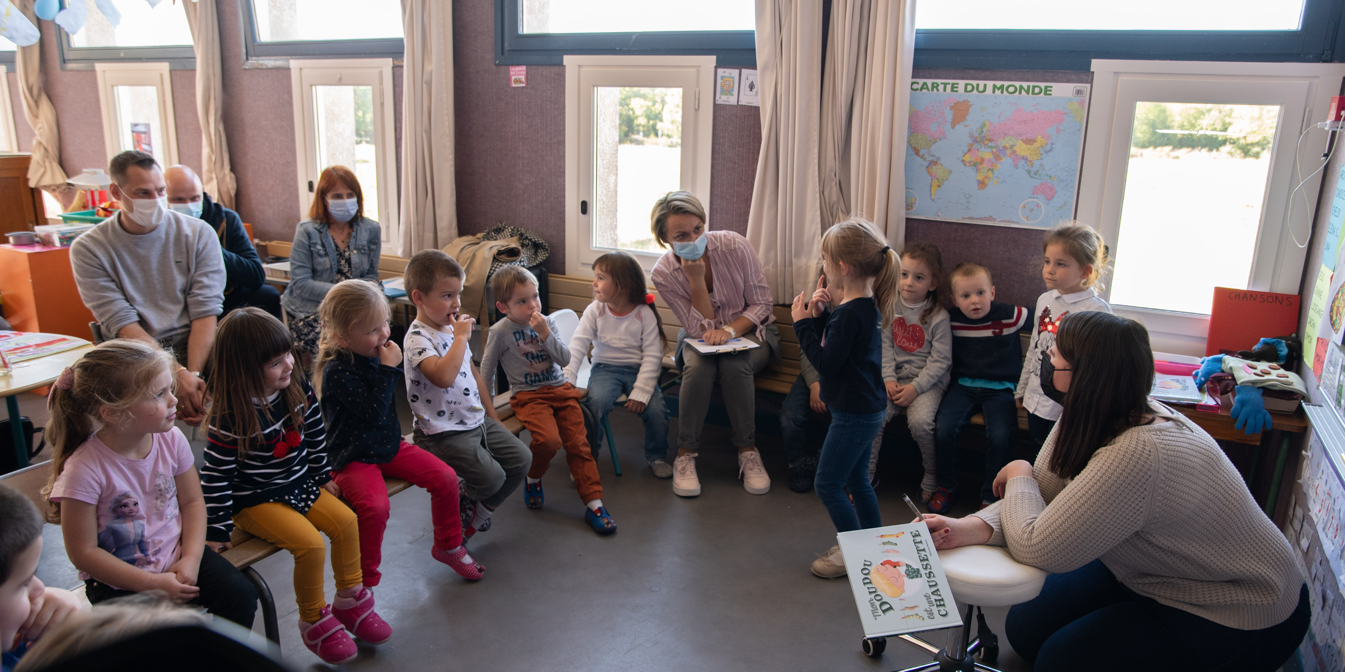 L’auteur de l’album lauréat du concours “Ouvrez, ouvrez les livres aux bébés” en visite sur le territoire