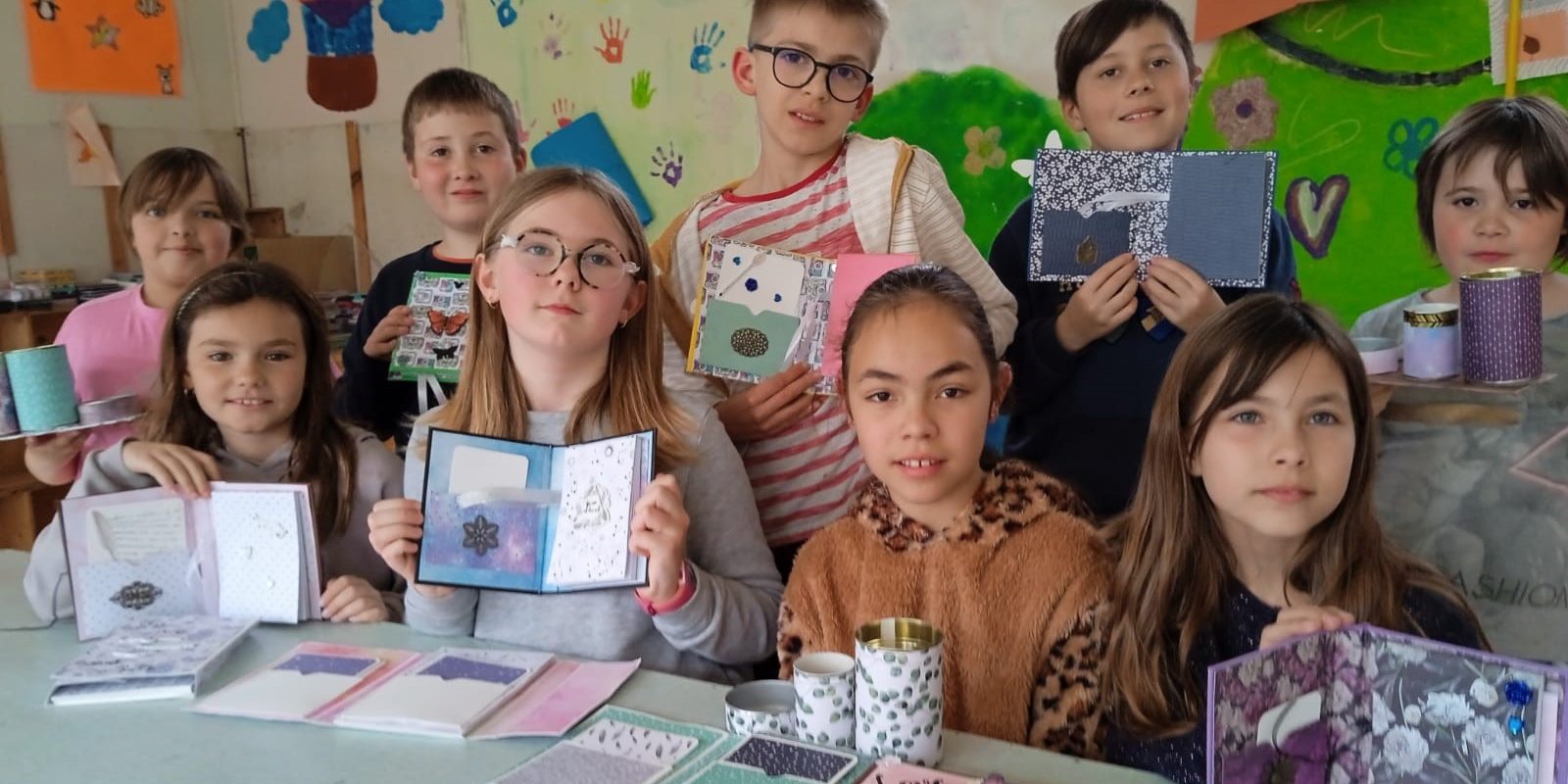 Un atelier scrapbooking, à l’Accueil de Loisirs
