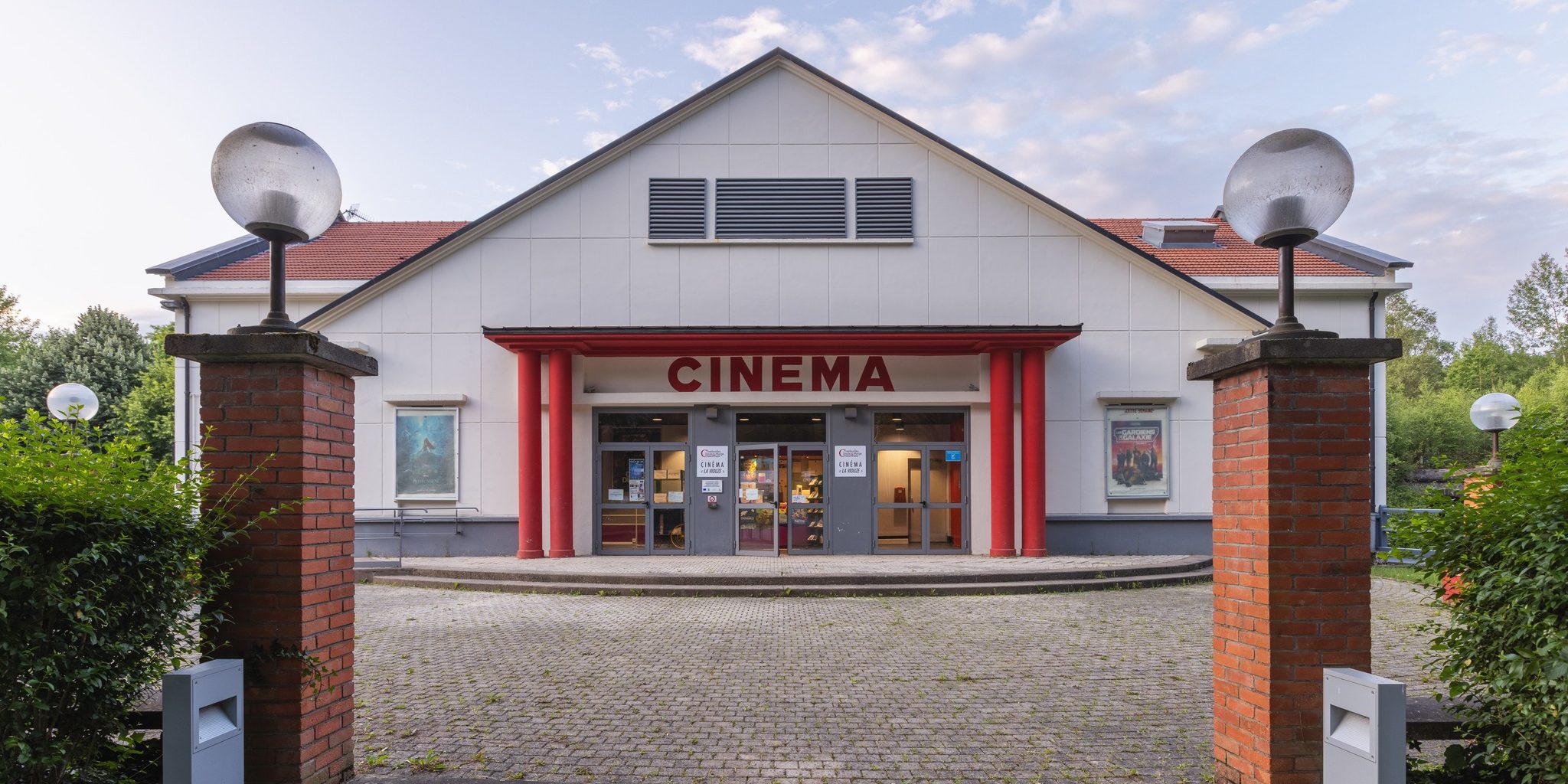 Cinéma “La Viouze”, fermé du 5 au 20 septembre inclus.