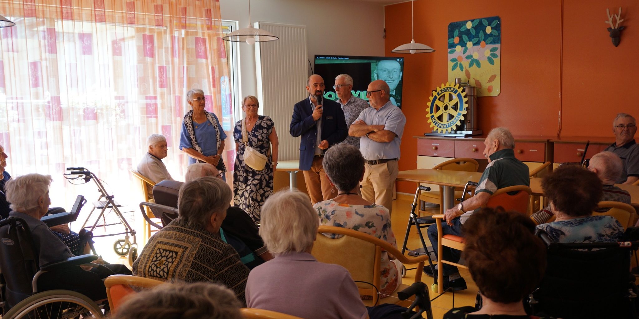Des écrans offerts par le Rotary Club, dans les EHPAD intercommunaux